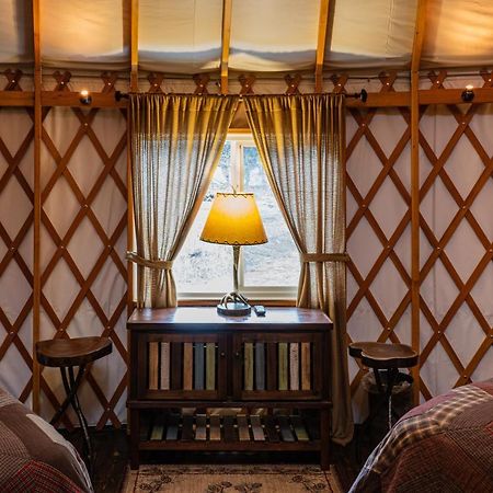 Spring Ridge Luxury Yurt - Creekside Glamping With Private Hot Tub Villa Topton Bagian luar foto