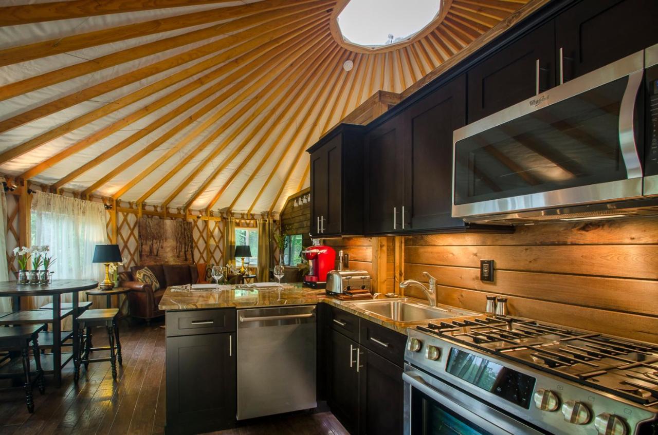 Spring Ridge Luxury Yurt - Creekside Glamping With Private Hot Tub Villa Topton Bagian luar foto