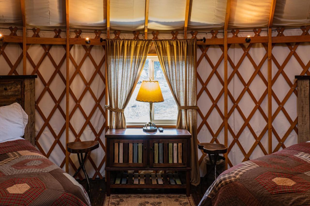 Spring Ridge Luxury Yurt - Creekside Glamping With Private Hot Tub Villa Topton Bagian luar foto